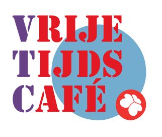 logo vrijetijdscafé met de woorden vrije tijds café in woorden onder elkaar en een blauwe cirkel erachter