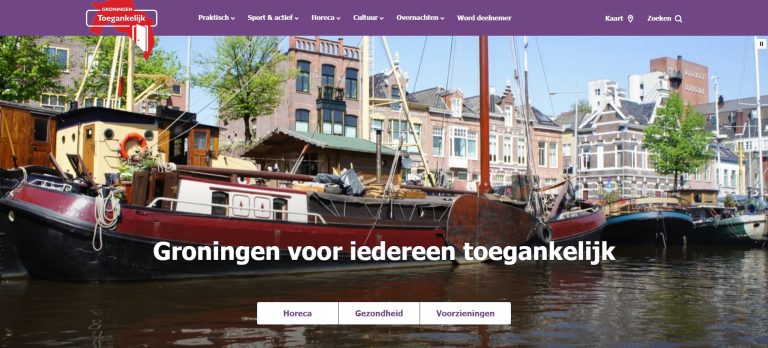 boten in de grachten van Groningen